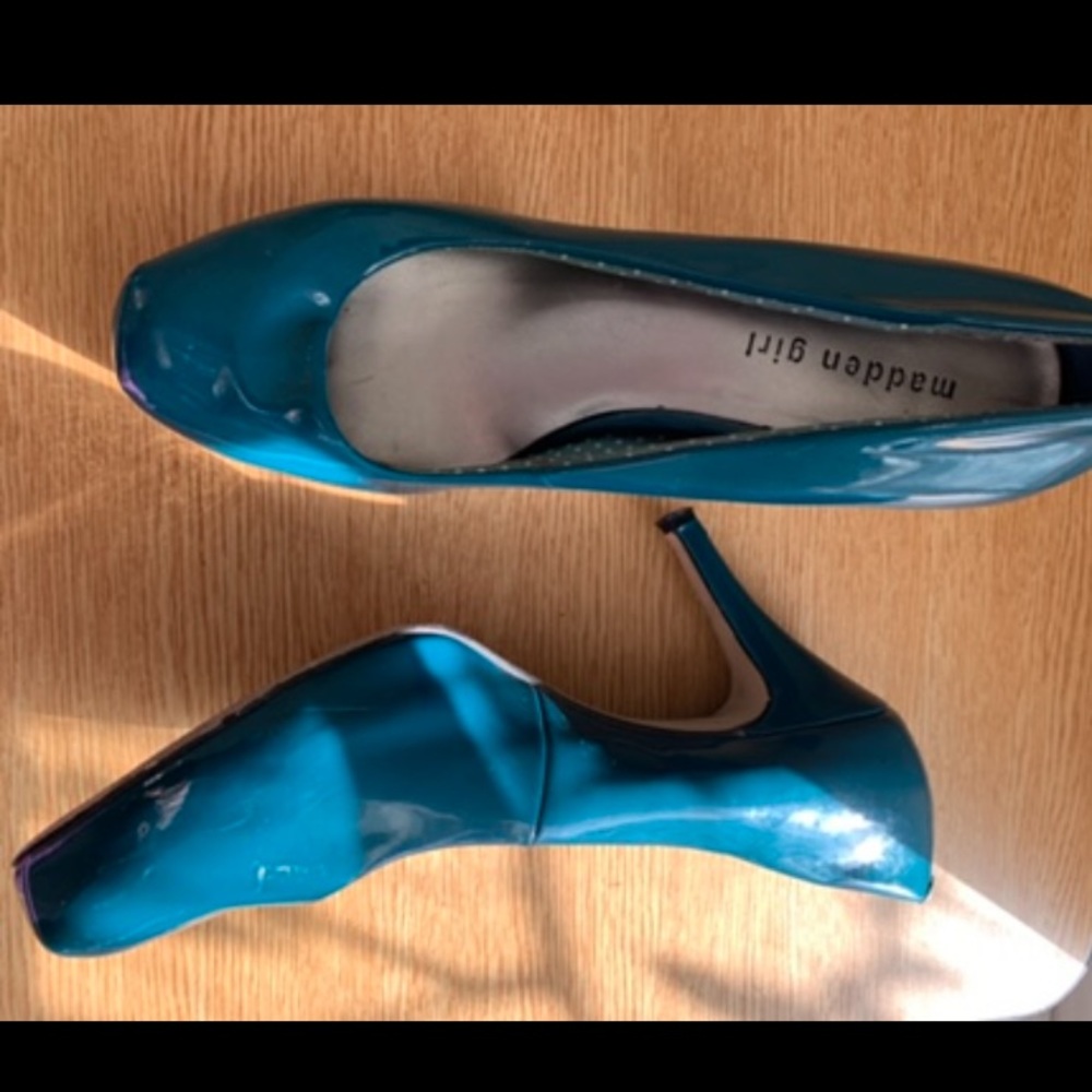 Shoe/Turquoise Blue/ 3 in heels/ glossy